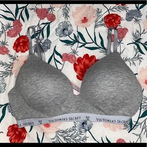 Victoria Secret T-Shirt Bra